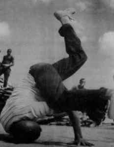 Queda de rins ('fall on the kidneys')